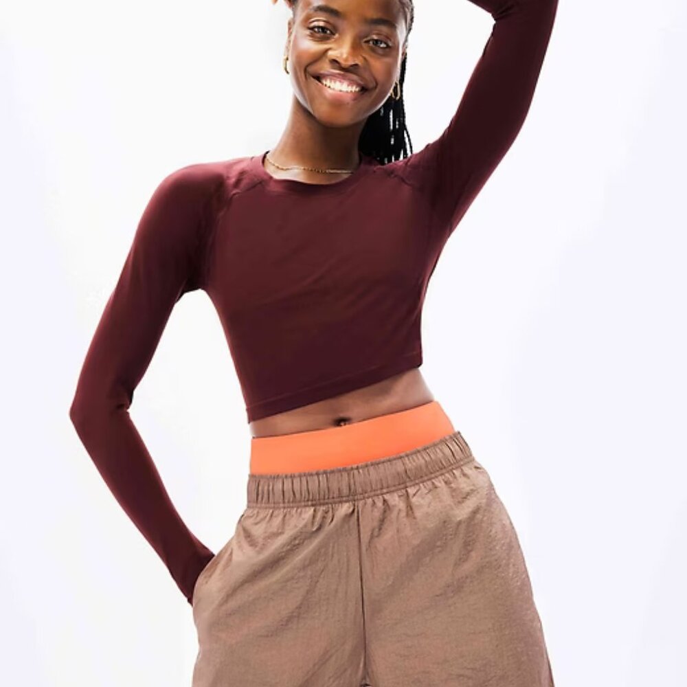 New Momentum Flex Crop Top